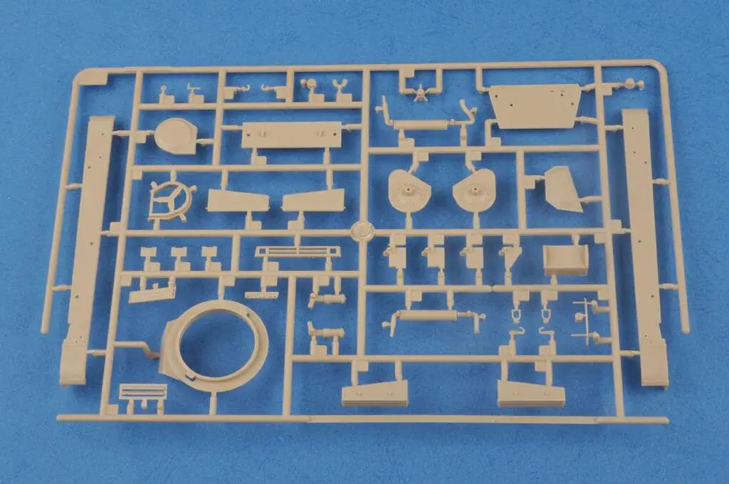 Набор Модель Hobbyboss 82479 1/35 венгерский светосветильник бак 43 м Toldi III (C40)|Наборы для