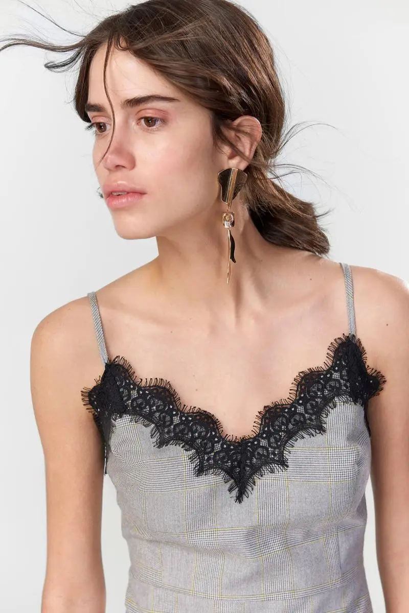 Trendyol черное клетчатое платье с кружевной отделкой TOFSS18EK0109|Женские платья| |