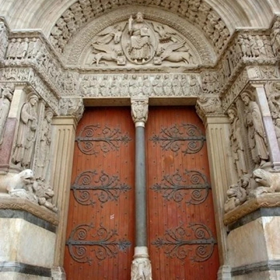 Вход в Eglise St Trophime France постер печать Lisa S. Engelbrecht (24x36)|Таблички и знаки| |