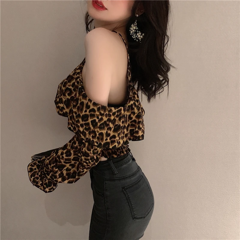 EWQ 2019 Spring Women's Sexy Strapless Long Petal Sleeve Shirt Chic Female Slash Neck Sling Blouse Leopard Print HD758 |