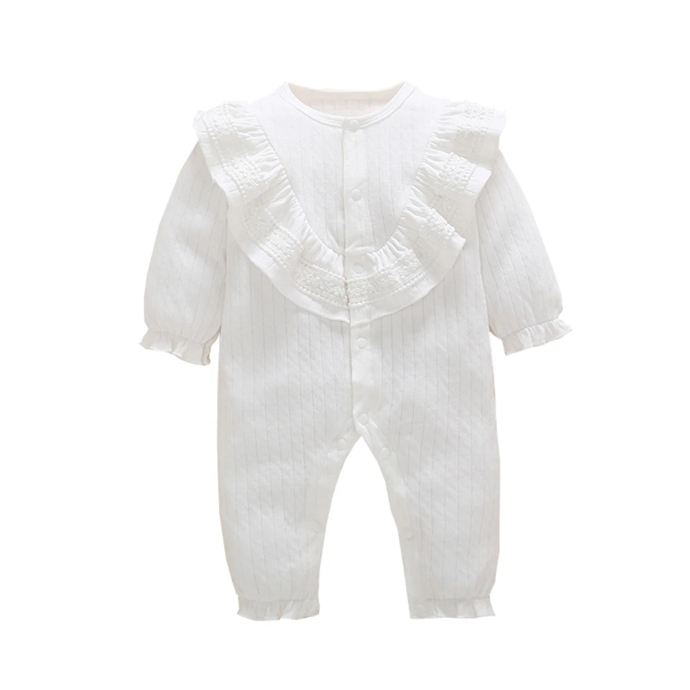 Мягкий белый комбинезон с длинными рукавами из органического хлопка для