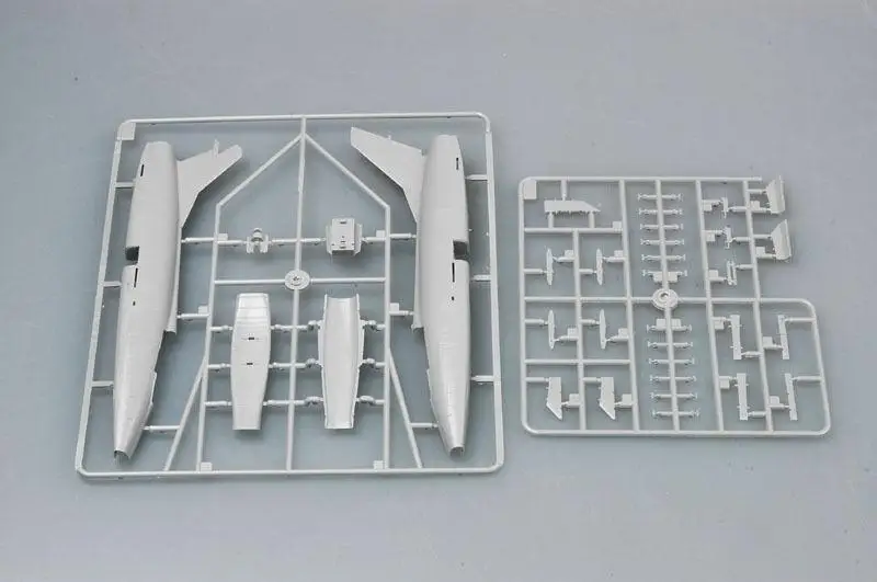 Trumpeter 1/72 01648 F 100C Super Saber|Наборы для сборки моделей| |