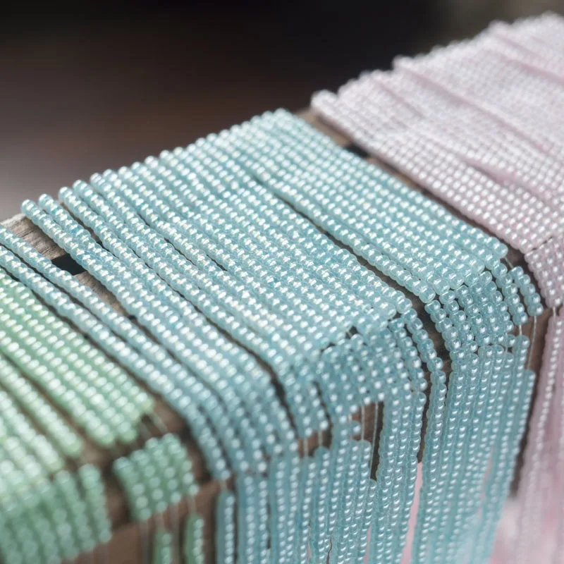 Французская вышивка материалы импортные японские Toho кремовые рисовые бусины 2 мм