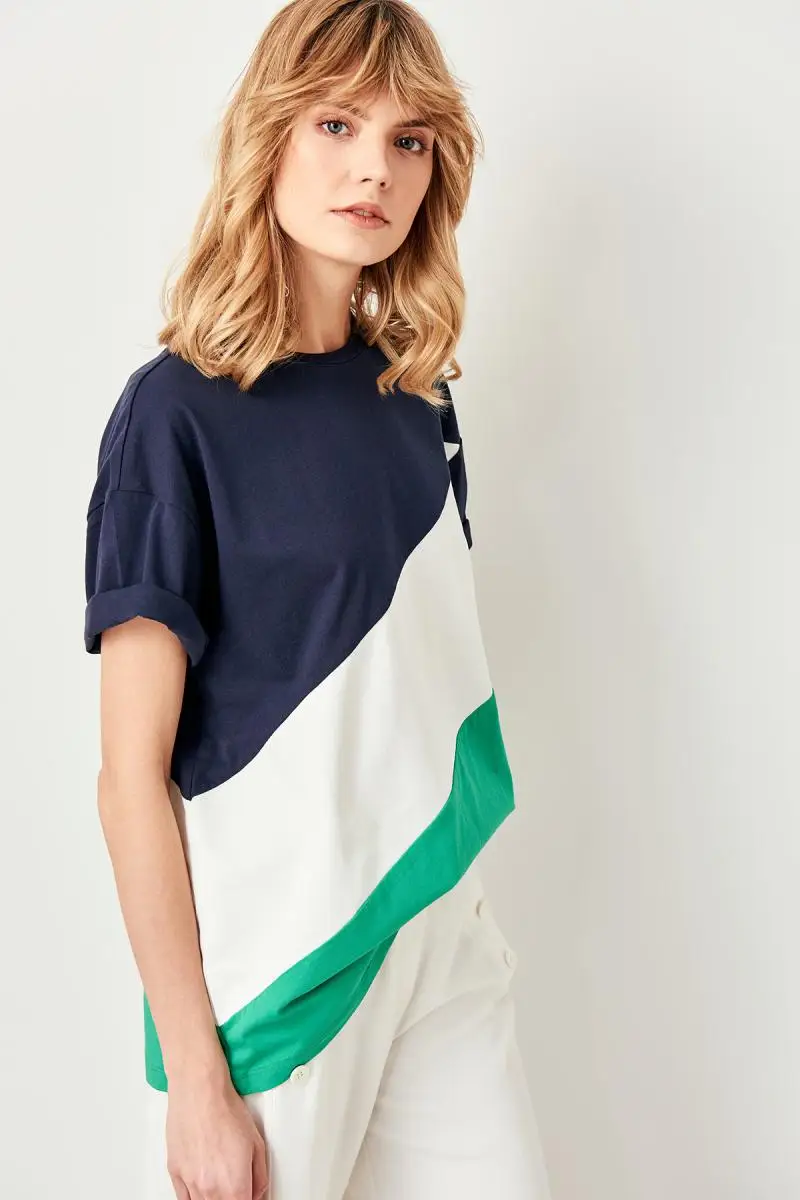 Trendyol зеленый цвет блочный бойфренд плесень трикотажная футболка TWOSS19GS0050 |