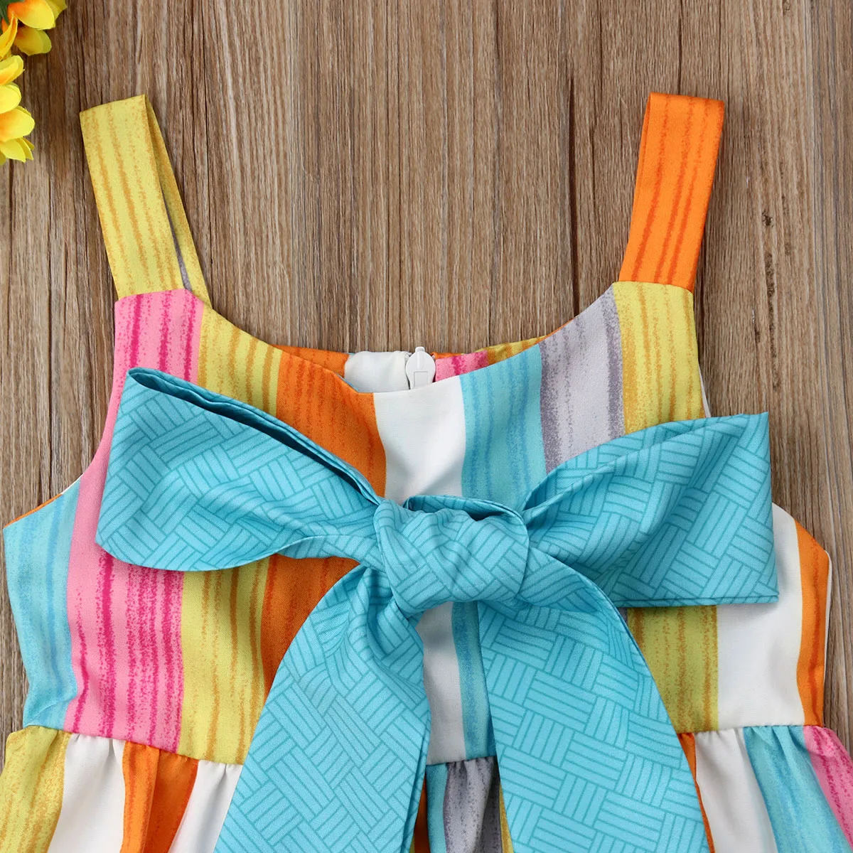 Комбинезон летний для новорожденных девочек на бретелях без рукавов разных