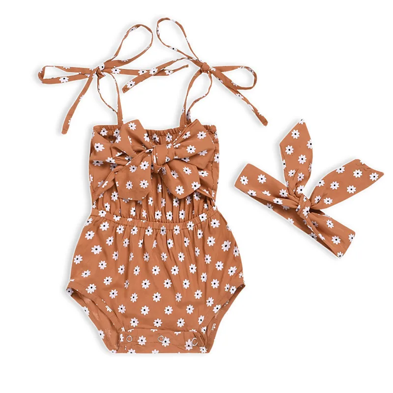Летний комбинезон на лямках с бантом и цветочным узором для новорожденных