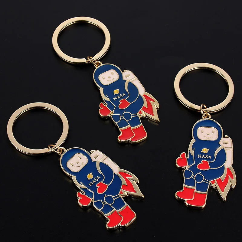

New Enamel Astronaut Keychain Galaxy Universe Meditation Spaceman Key Chains Personalised Novel Car Keychain Jewelry Gifts