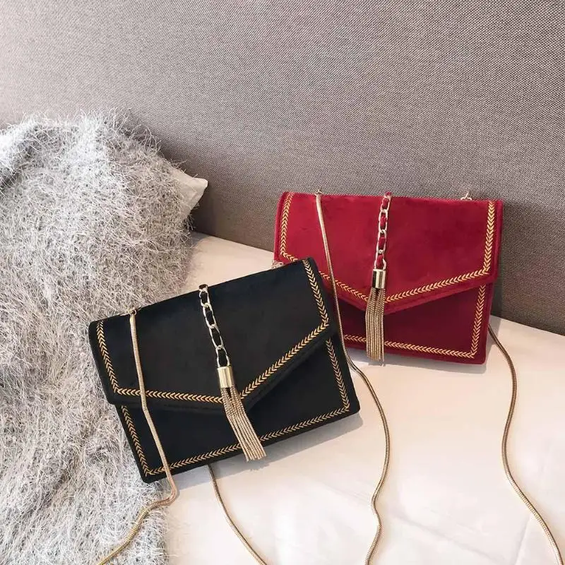 Клапаном сумка слинг Для женщин Velvet Chain кисточкой плеча Crossbody Сумки для дам деньги
