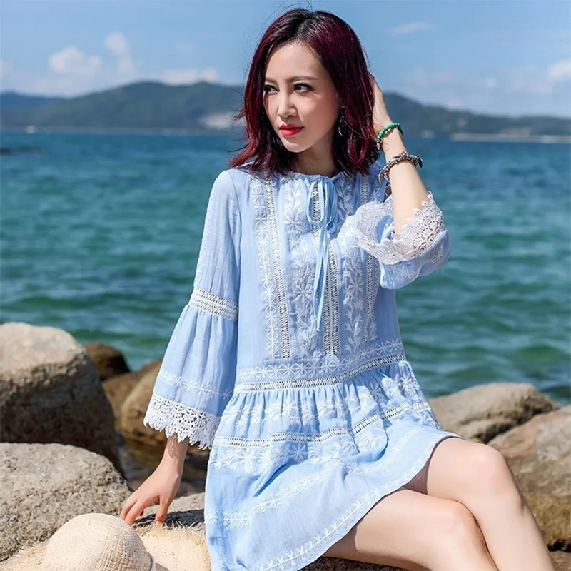 TWOTWINSTYLE повседневное пляжное платье для женщин вышивка полые кружева до запястья