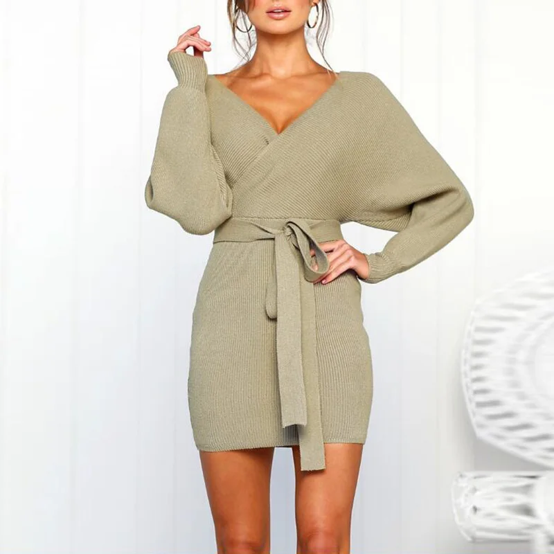 Женское облегающее платье на шнуровке с v-образным вырезом длинными рукавами и