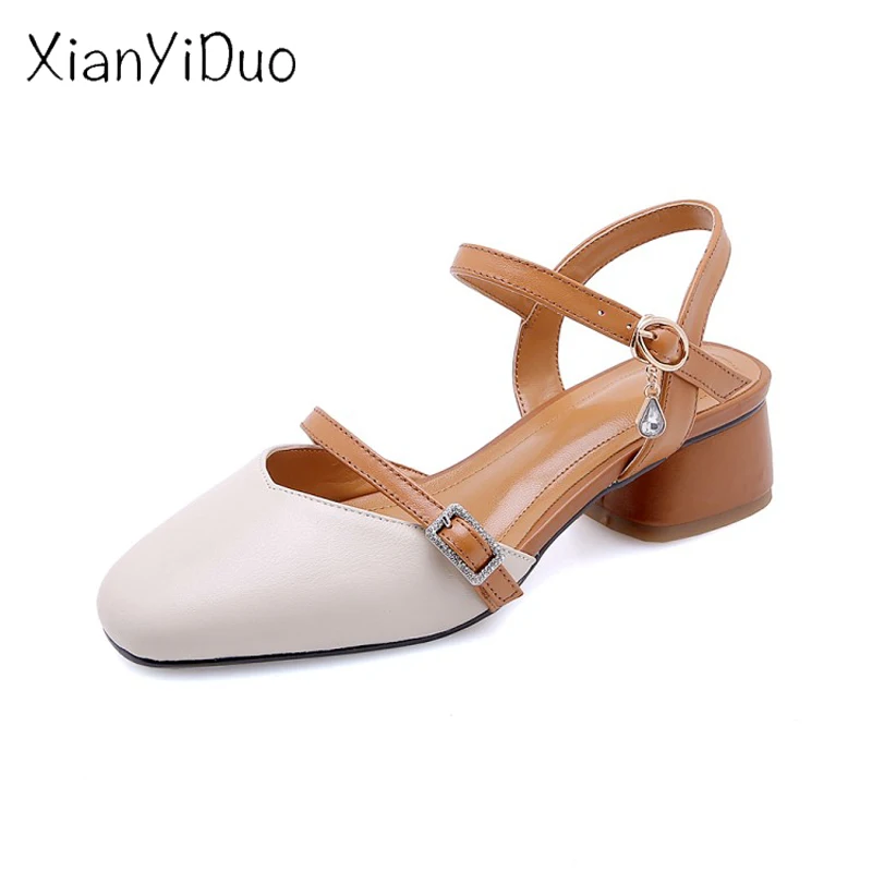 Женская обувь из натуральной кожи летние сандалии на среднем каблуке с закрытым