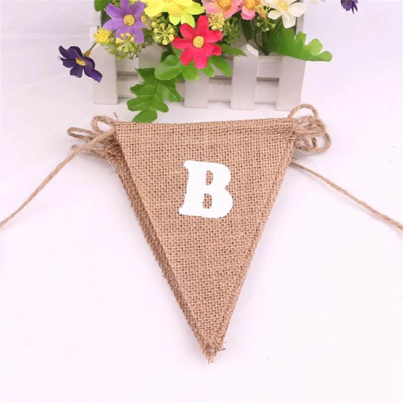 Флажок из мешковины белый с надписью Love узором в виде сердца Baby Shower гессенской