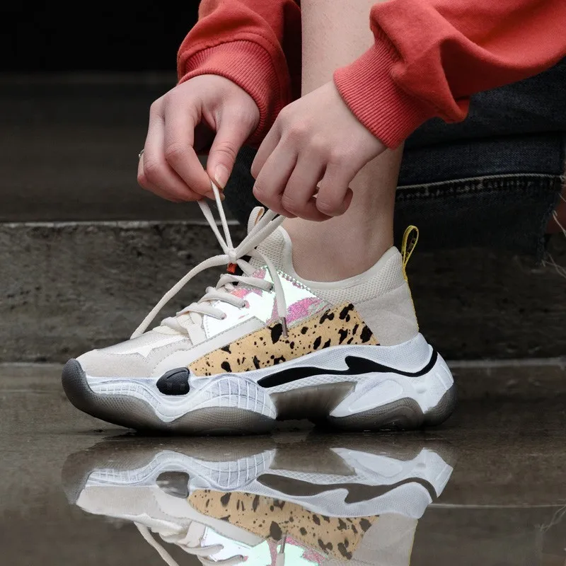 Женские кроссовки на плоской платформе из меха пони Новинка 2019 года сезон весна