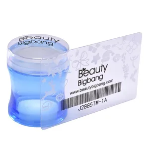 Пластиковая силиконовая головка + скребок для ногтей