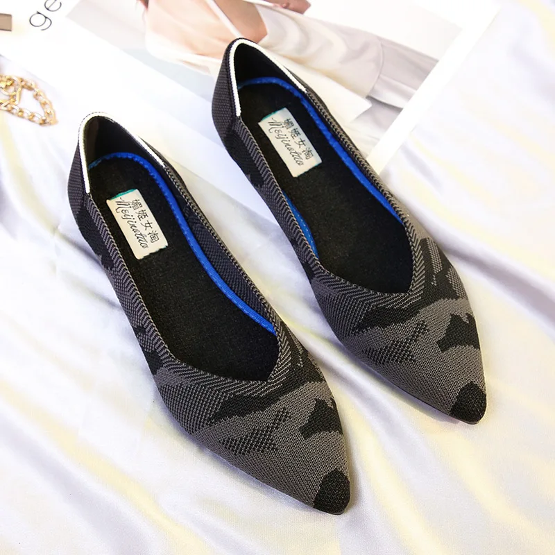 Туфли женские тканевые без шнуровки повседневные лоферы заостренный носок