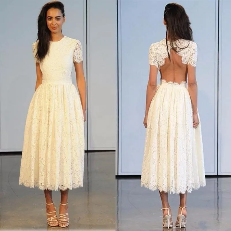 Кружевное свадебное платье с открытой спиной белое цвета слоновой кости