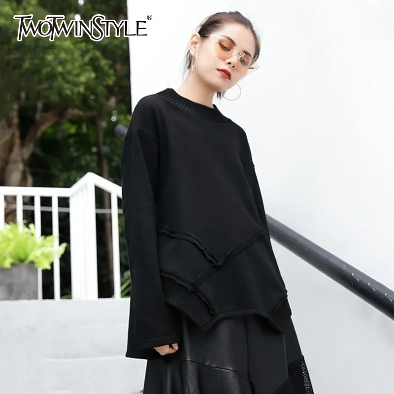 Женский Асимметричный свитер TWOTWINSTYLE черный пуловер с круглым вырезом и длинным