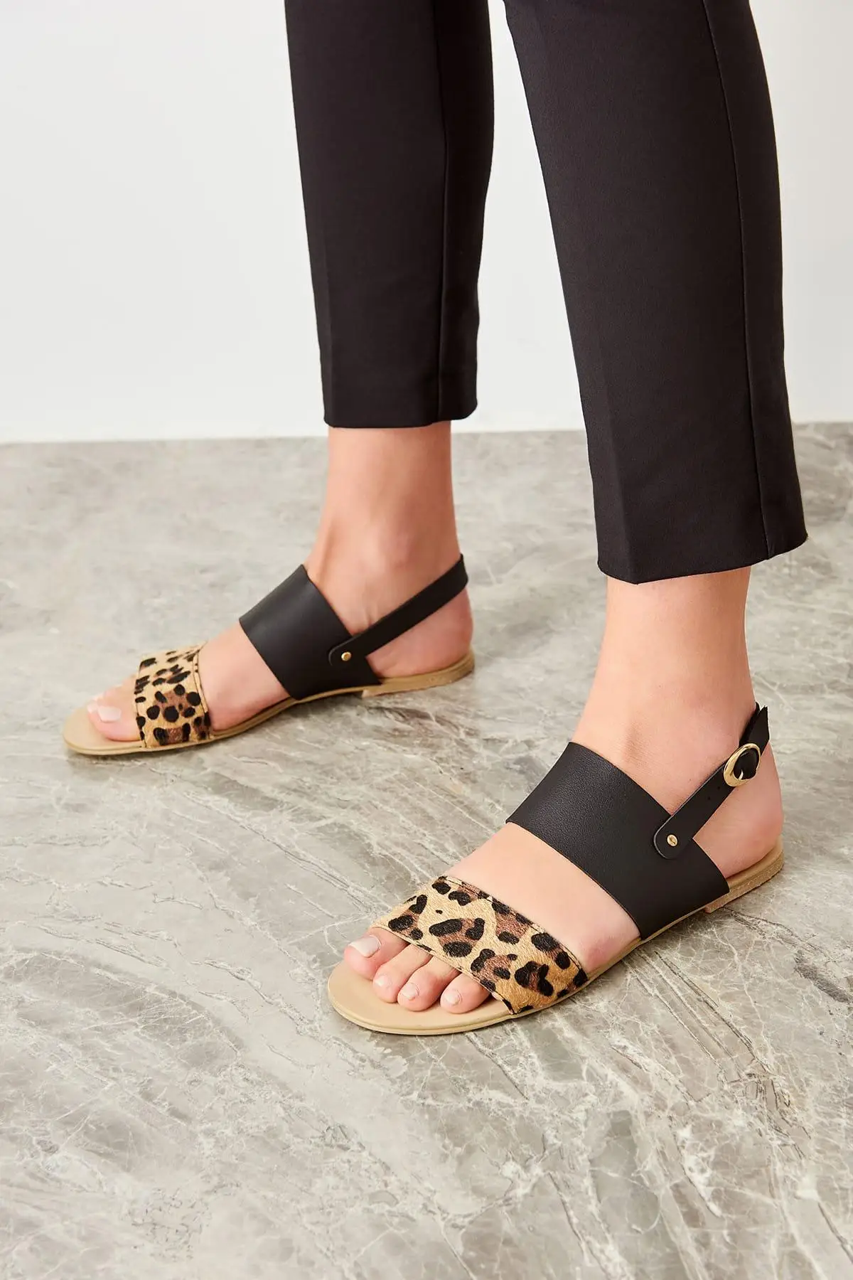 Trendyol/коричневые женские босоножки с перьями TAKSS19HG0019 | Обувь