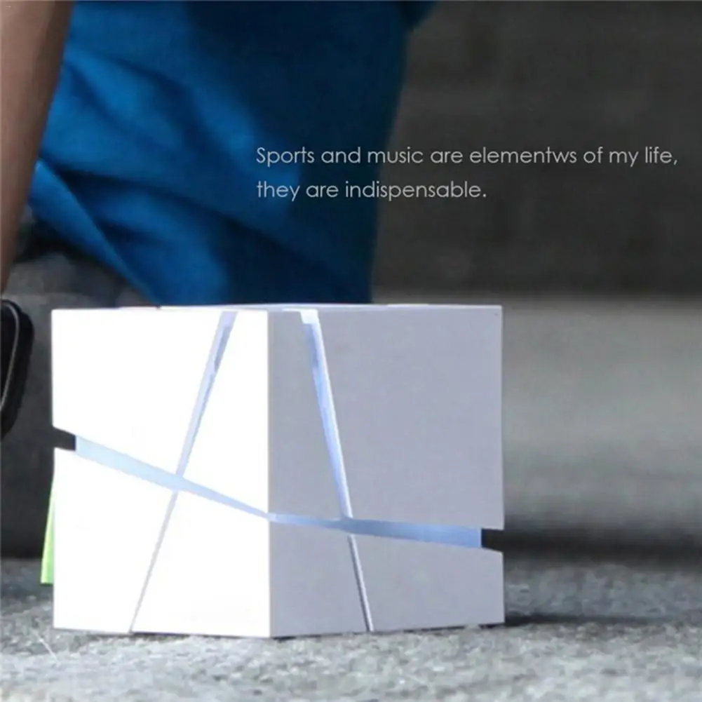 Цветной фонарь беспроводной Bluetooth динамик для мобильного телефона Magic Cube 4 0