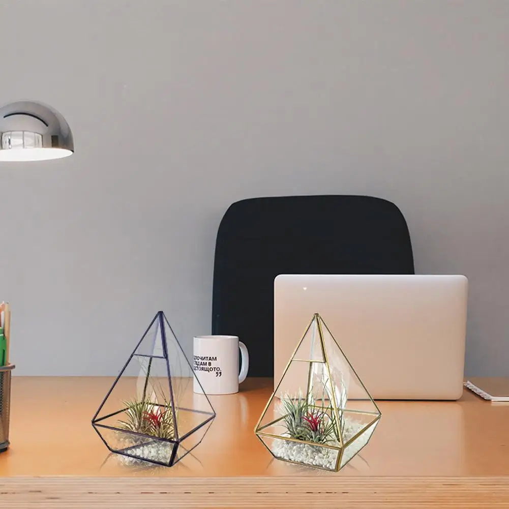 

Black Retro Geometry Glass Flower Room Succulent Micro Landscape Container Pure Copper Polyhedron Glass Crafts Home Decoration