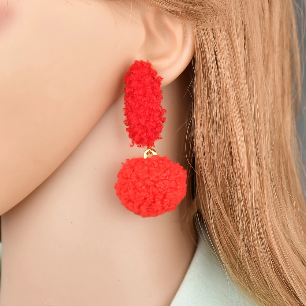 Женские круглые серьги подвески UAM офисные Разноцветные из искусственного меха с