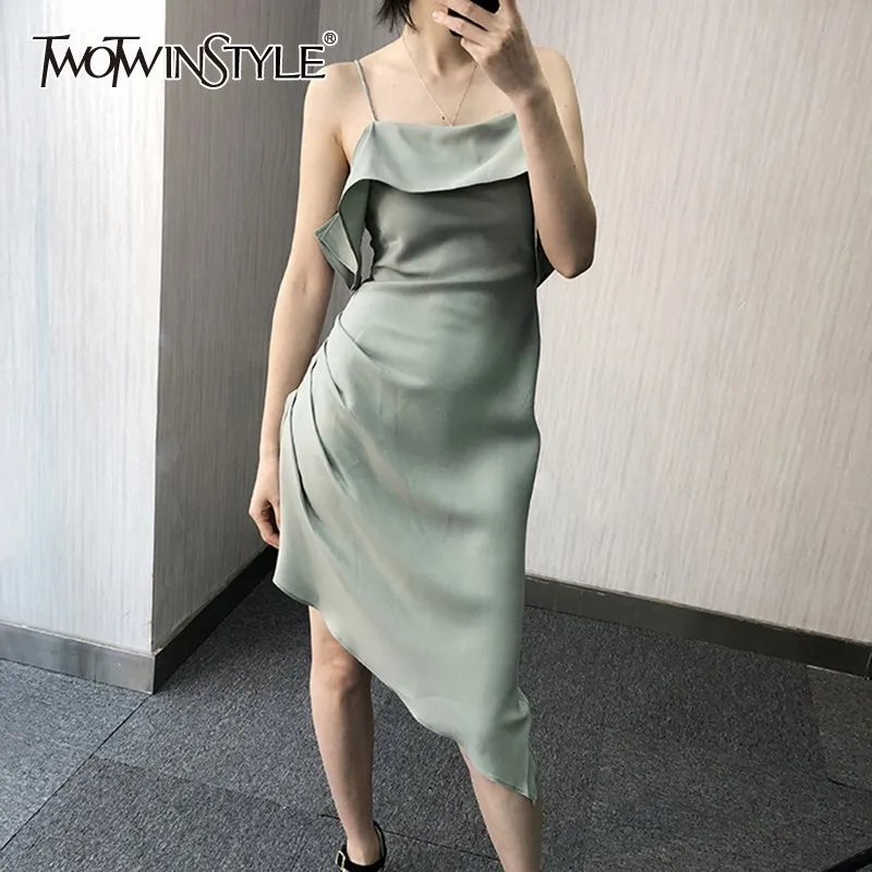 Платье без рукавов TWOTWINSTYLE летнее асимметричное платье на бретельках с рюшами