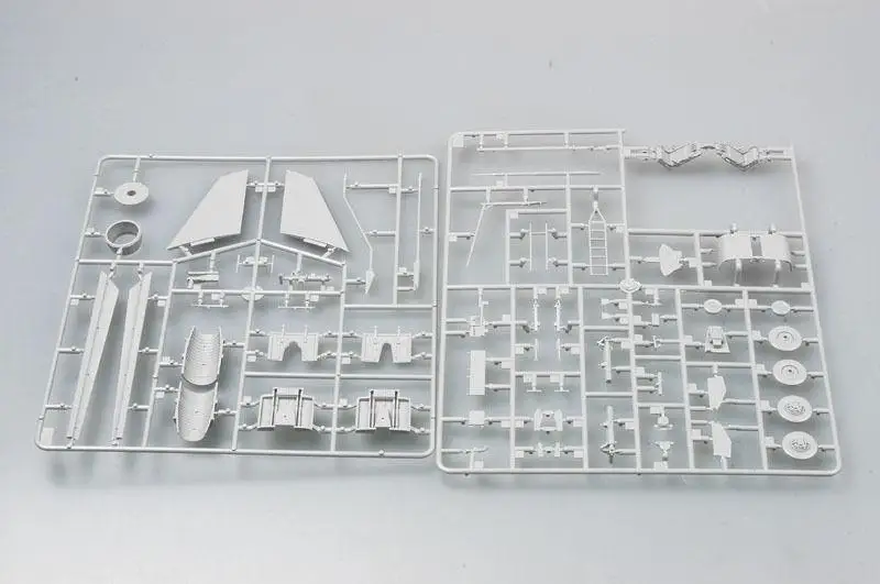 Trumpeter 1/48 02838 F-100C Super Saber | Игрушки и хобби