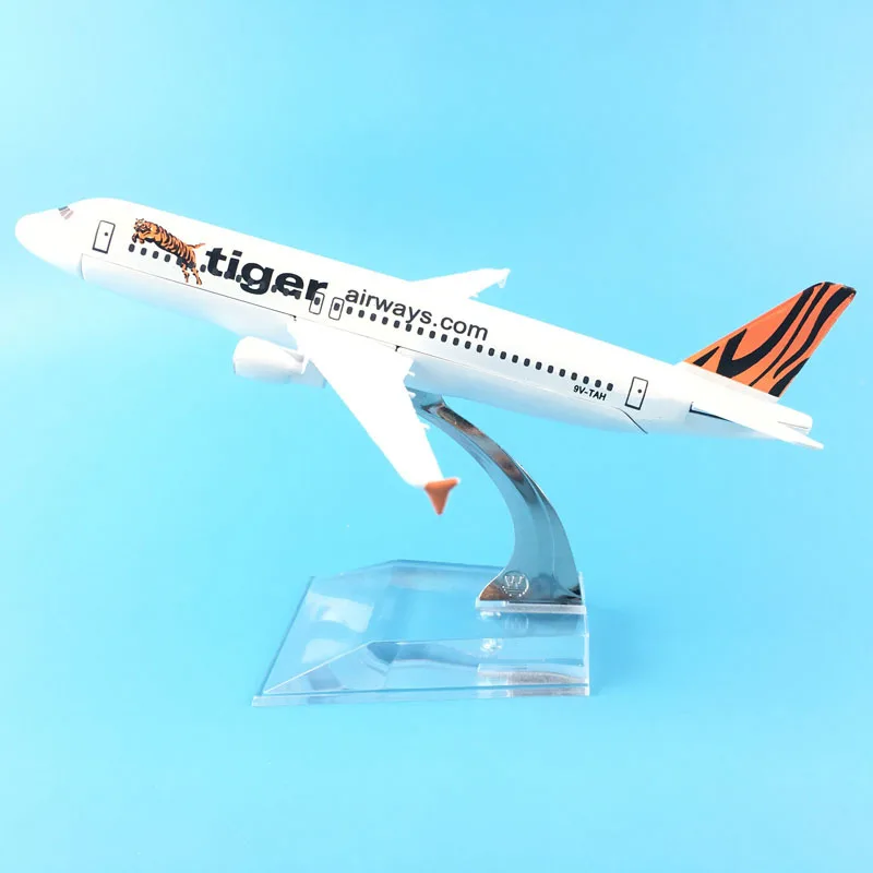 Модель самолета Литые металлические модели самолетов 16 см 1:400 Tiger Airlines A320 модель