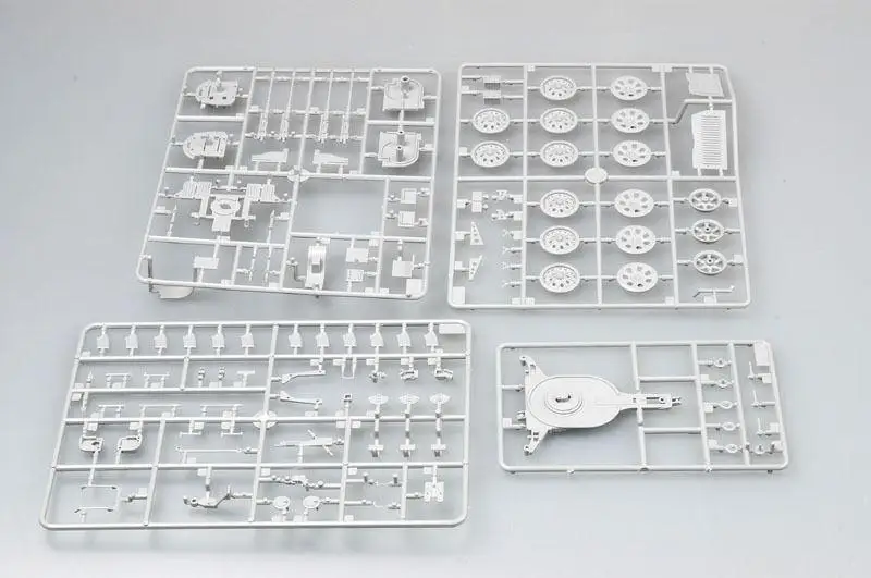 Trumpeter 1/35 01524 Flakvierling 38 Sd.Kfz.7/1 с опозданием|Наборы для сборки моделей| |