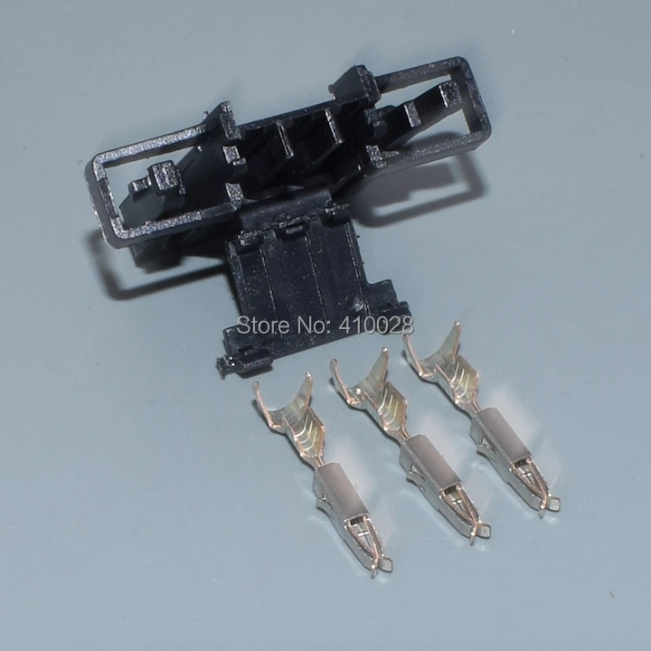 

shhworldsea 3 Pin 3B0972703 Auto Horn 3B0 972 703 Socket 1.5 Automotive Wire Connector Door lamp Tail lights plug For VW Skoda