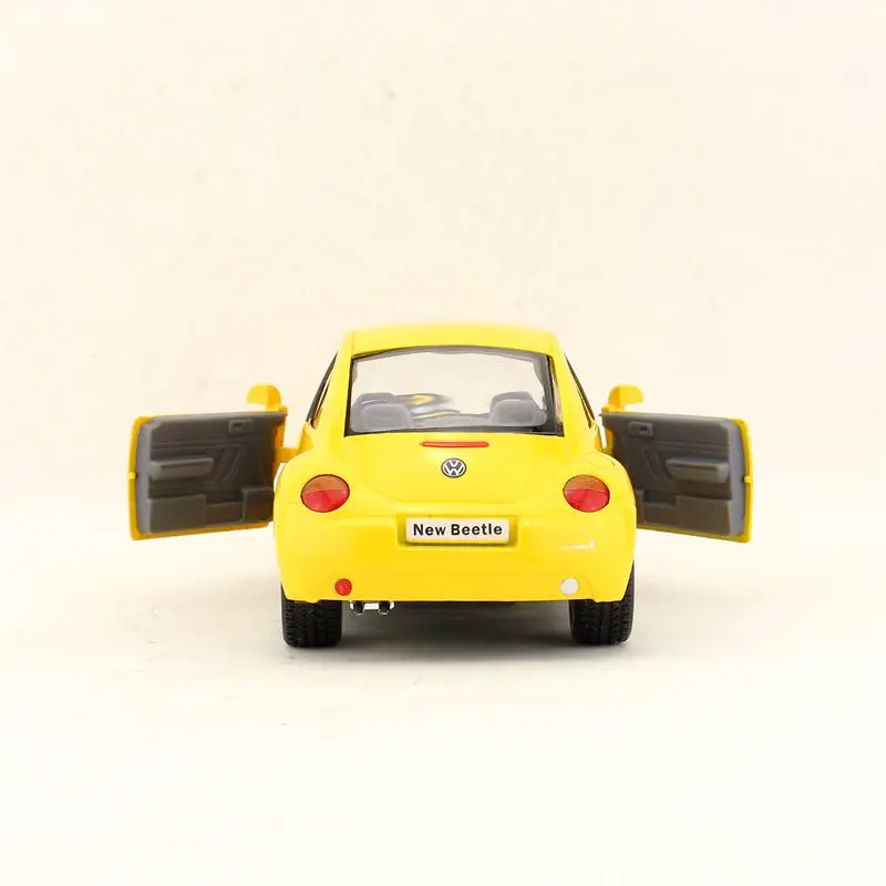 Литая металлическая модель KINSMART/масштаб 1:24/Volkswagen New Beetle toy/Pull Back Car/для детского