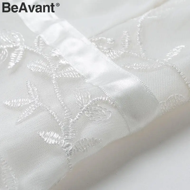Женское кружевное платье BeAvant белое Сетчатое с высокой талией и открытой спинкой