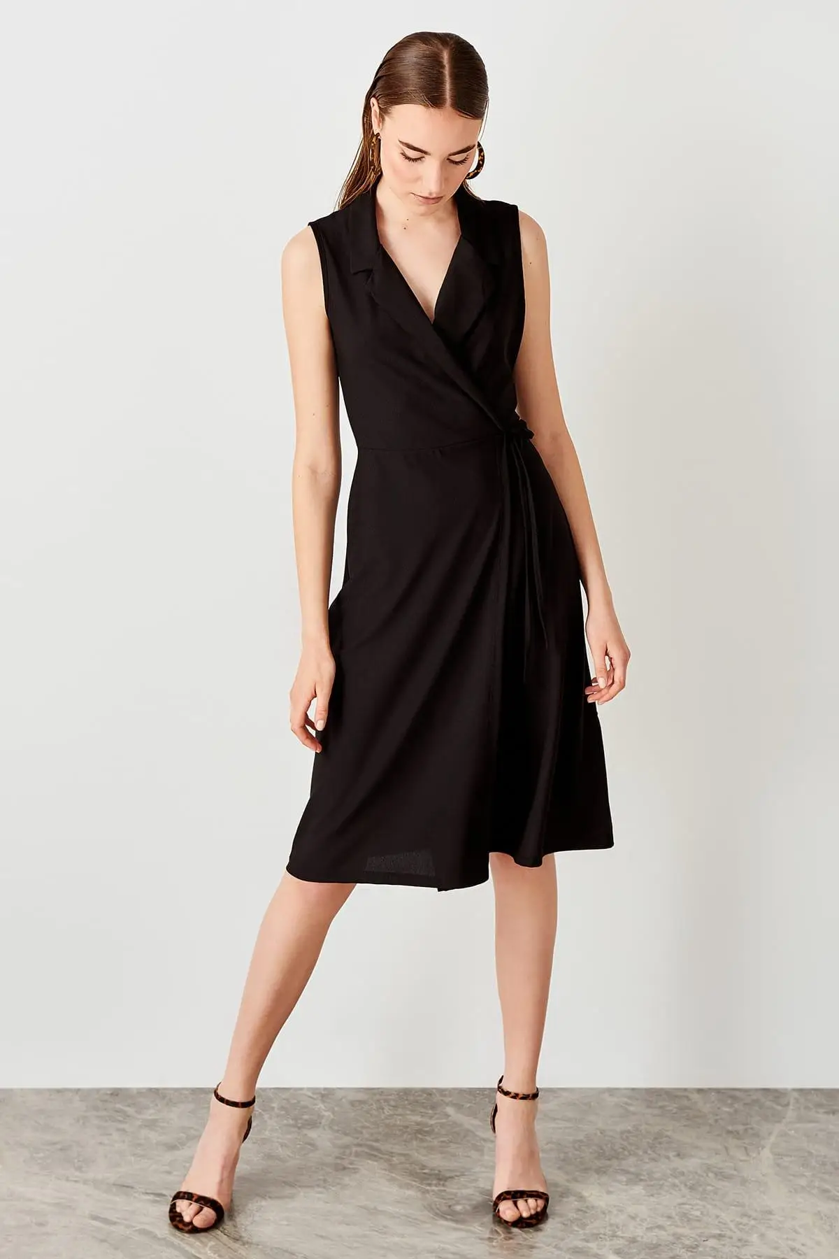 Trendyol черное трикотажное платье с рубашечным воротником TWOSS19ST0175 | Женская одежда
