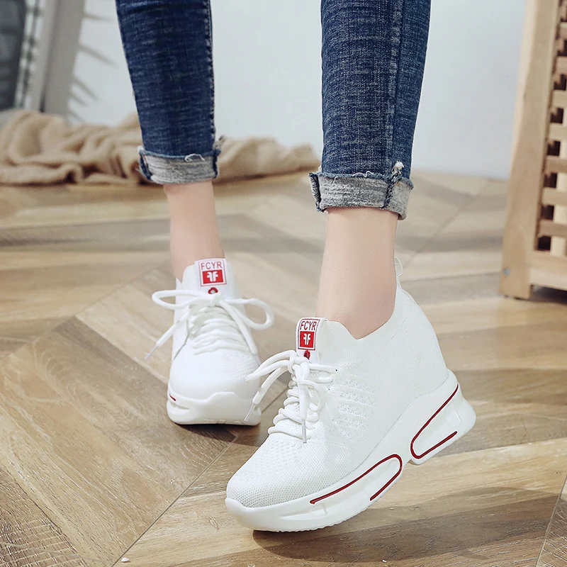 Весенняя женская уличная прогулочная обувь коллекция 2019 года визуально