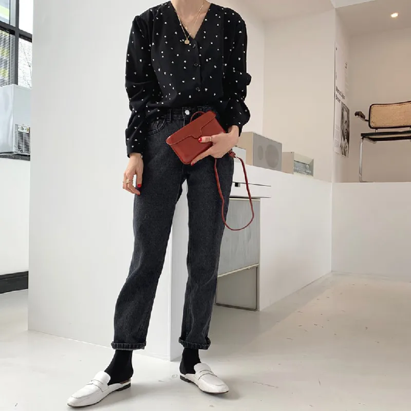 Женская свободная рубашка VGH летняя с v образным вырезом и принтом сердечек