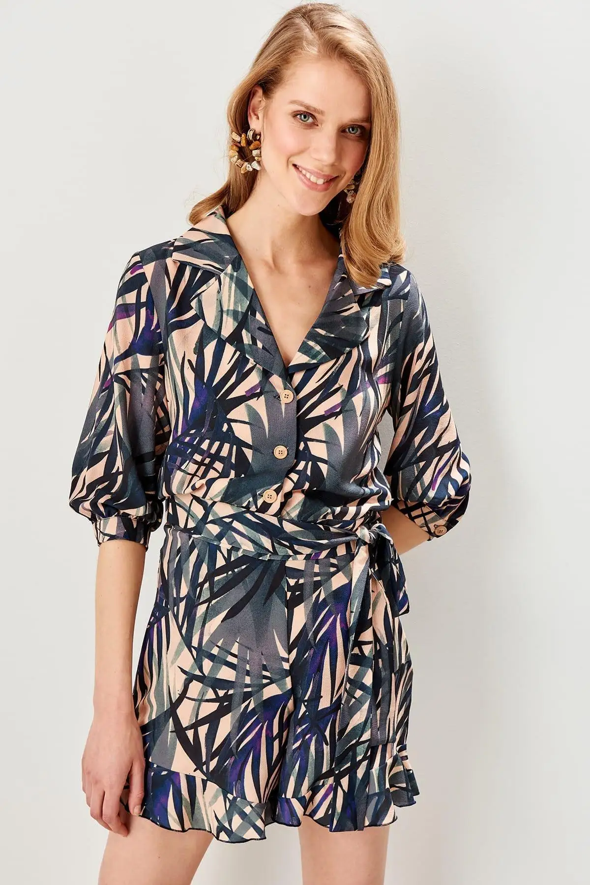 Trendyol разноцветная кружевная детальная рубашка TWOSS19EH0170