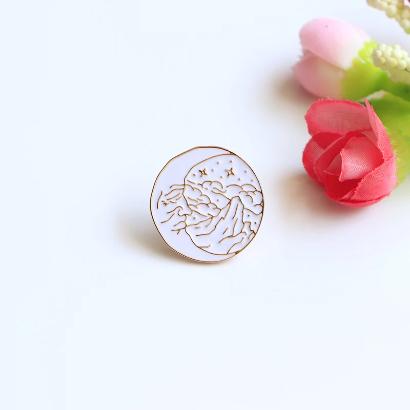 Moon Star Brooches Golden Lines Round Enamel Pin for Boys Girls Lapel Pin Hat/bag Pins Denim Jacket Women Brooch Badge SC4513