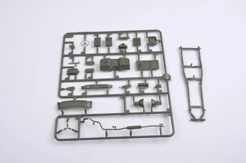 Вездеход Trumpeter 1/35 02327 UAZ-469 | Игрушки и хобби