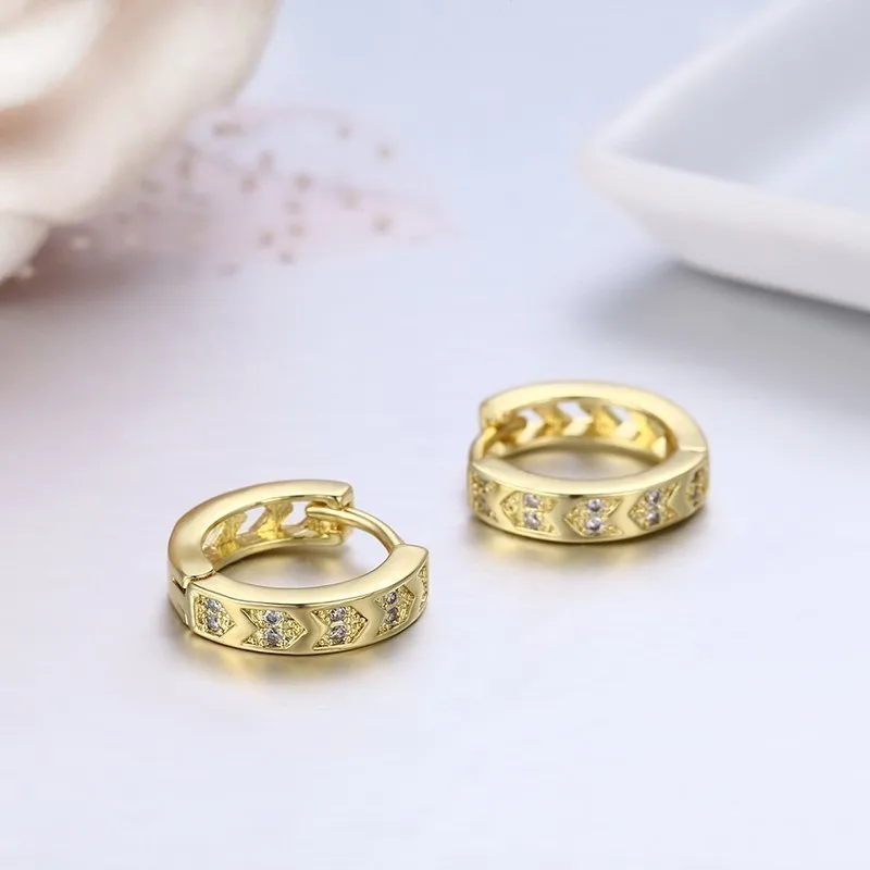 Серьги Huggie Aros милые маленькие круглые серьги со стрелой из фианита для женщин и