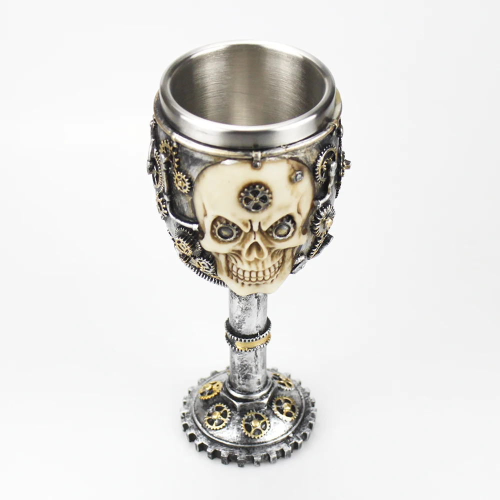 3D Готический бокал вина содержит Скелет викинга пирата ведомого Шестерня черепа