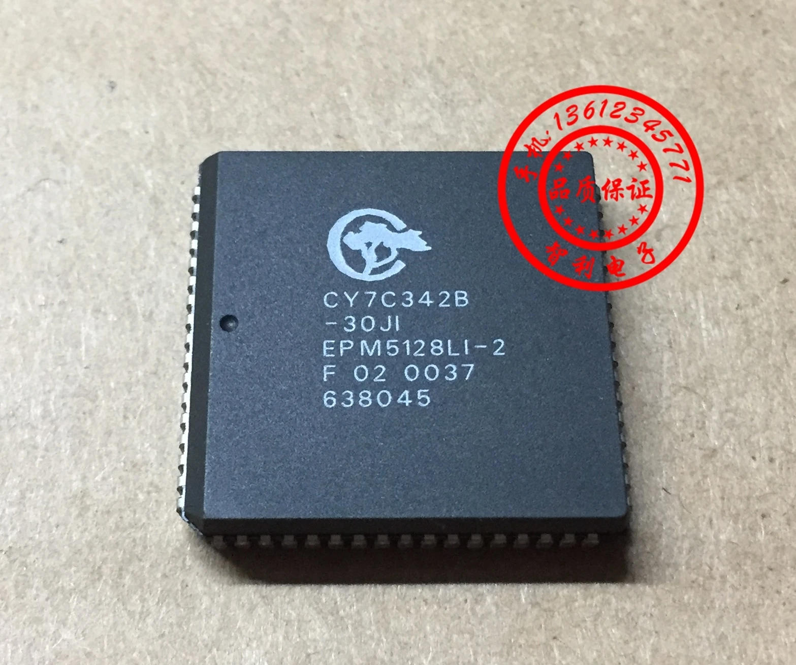 

Бесплатная доставка Cy7c342b-30ji Cy7c342b микросхема PLCC