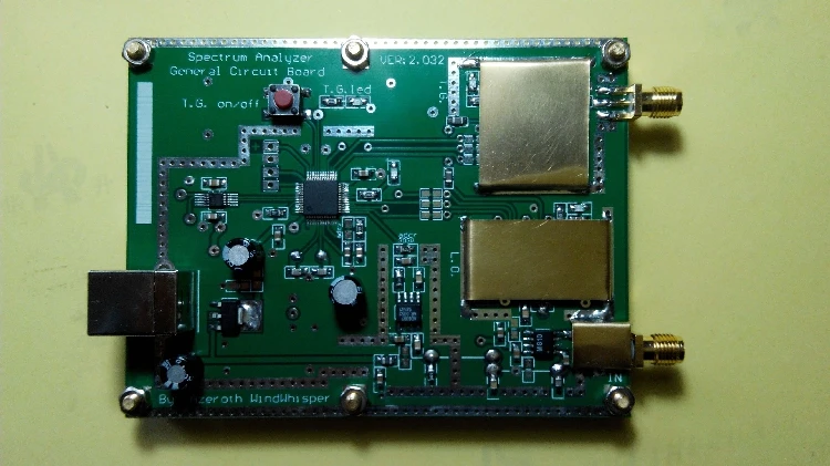 Простой спектр Snalyzer D6 ADF4351 33M 4400mH (источник отслеживания T.G.) V2.032 генератор