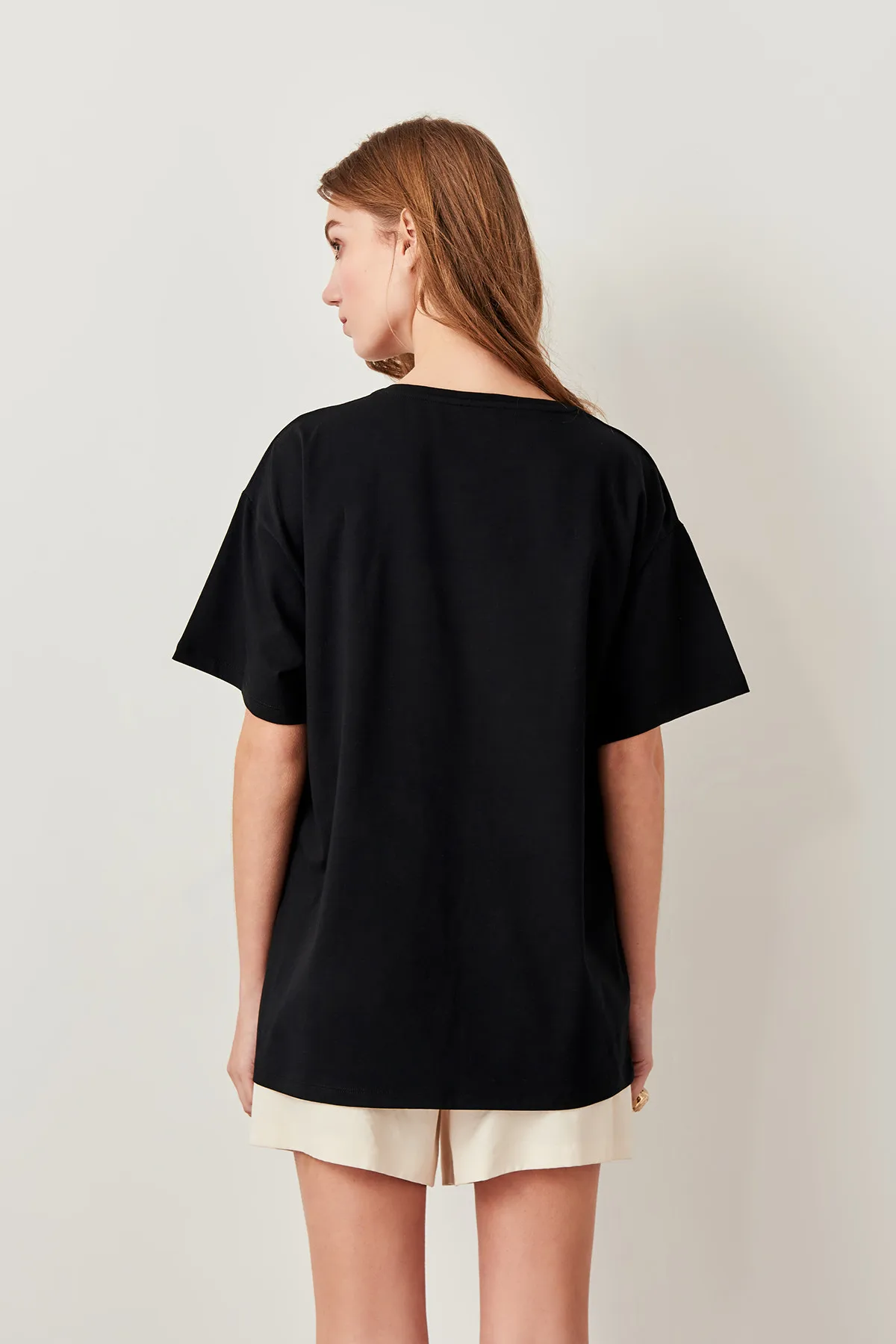 Trendyol Black Leaf And Wall Knitting Pattern Printed T-shirts Boyfriend TWOSS19YN0057 | Женская одежда