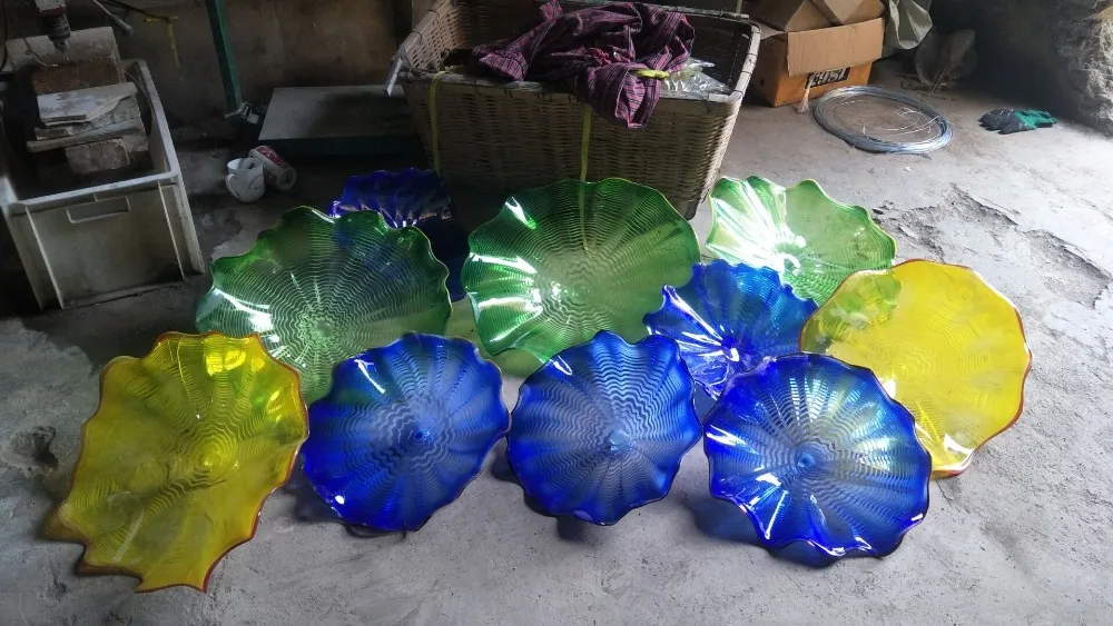 

Hot Sale Wall Decoration Flower Art Plates Custom Smaller Size Style Mounth Blown Murano Glass Plates