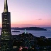 Плакат "Ночной горизонт Сан-Франциско, Калифорния, США, с видом на здание Трансамерика и золотой мост Голден Гейт" (36 x 12).