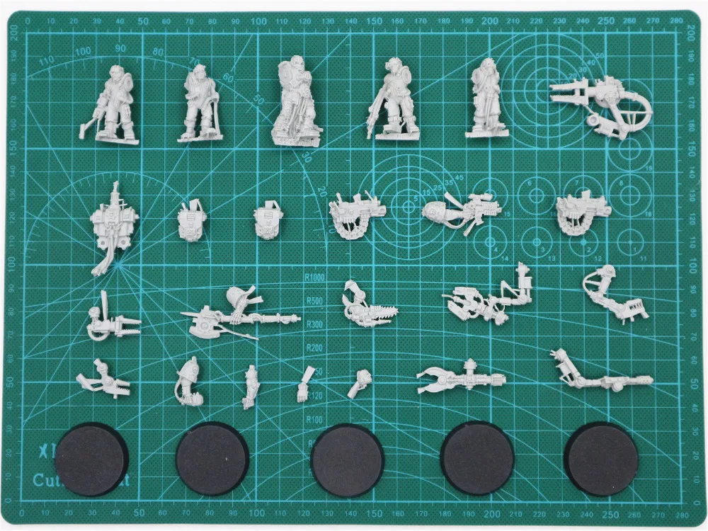 Techmarine и прислужников| |