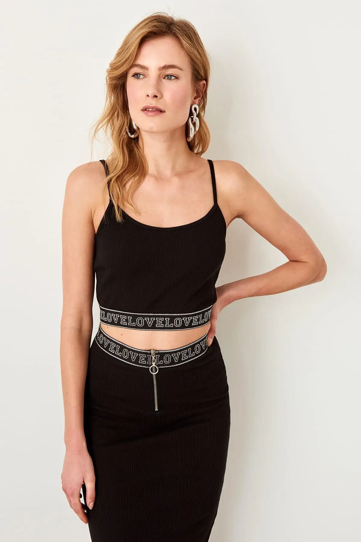 Трикотажное нижнее белье в черную полоску Trendyol TWOSS19GH0024 |
