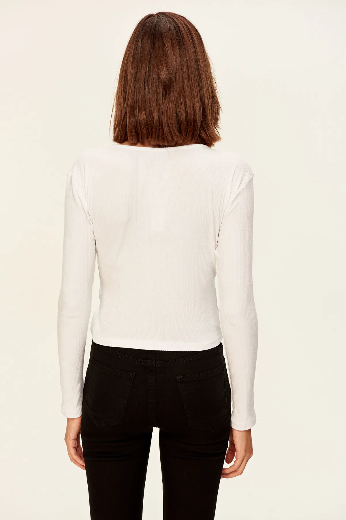 Trendyol/Новые Базовые Трикотажные топы цвета экрю TOFAW19FV0117 |