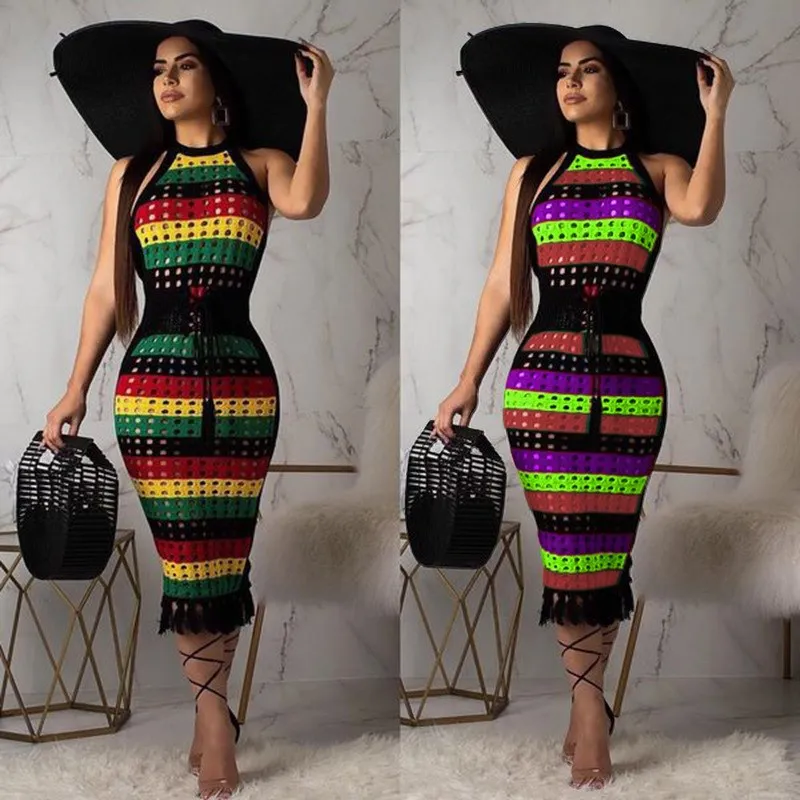Летнее пляжное разноцветное платье с кисточками облегающее средней длины со