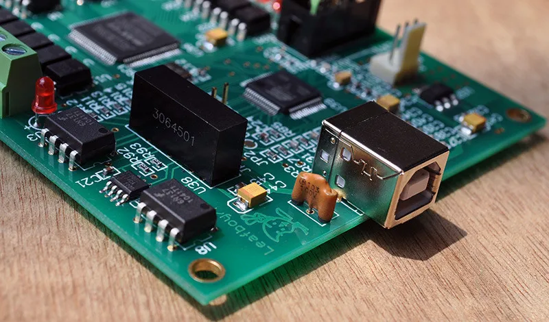 4 оси Mach3 CNC USB Гладкий Степпер движения контроллера карты 200 кГц удостоверения личности для ЧПУ Драйвер шагового двигателя